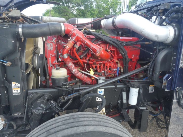 2005-peterbilt-379-image-10