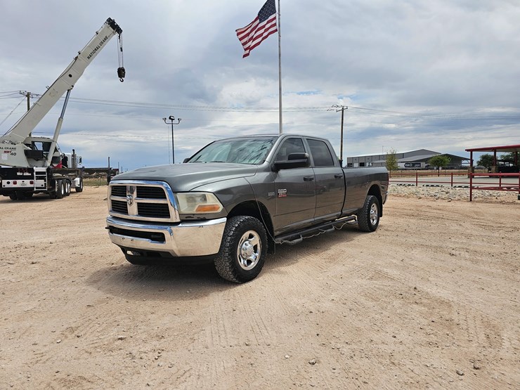 2012-dodge-2500-image-1