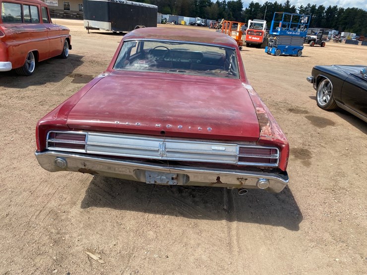 #121-•-1965-oldsmobile-442-(no-title)-(nitke-yard-mosinee,-wi)-image-6