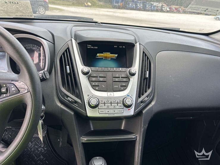 2017-chevrolet-equinox-image-15