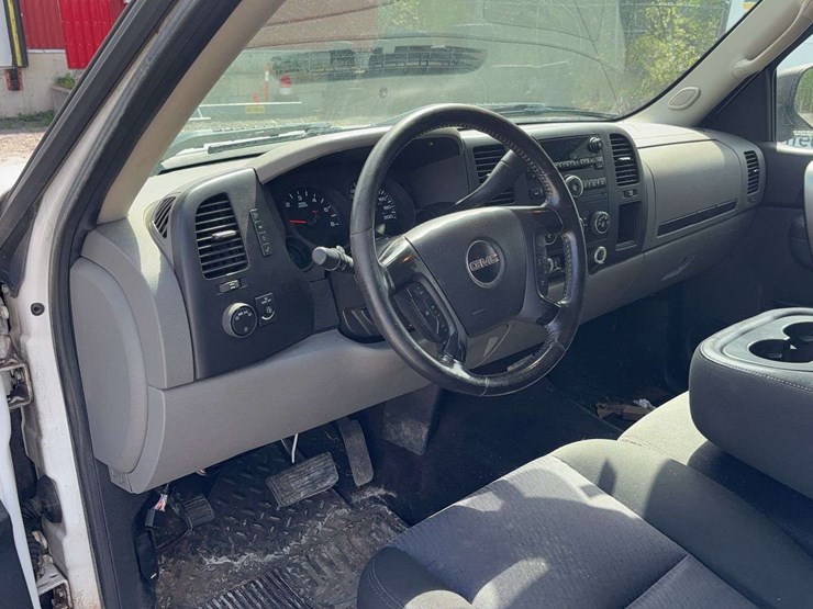 2013-gmc-sierra-1500-image-14