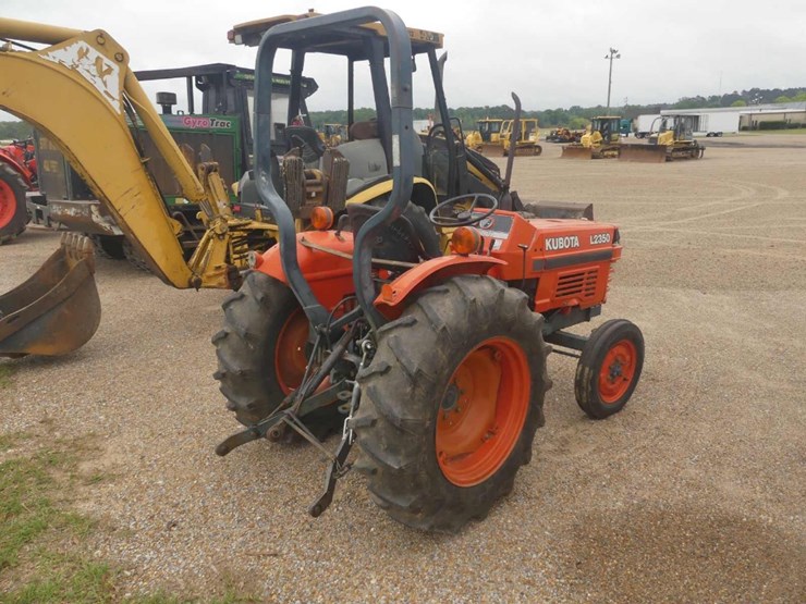 kubota-l2350f-image-3