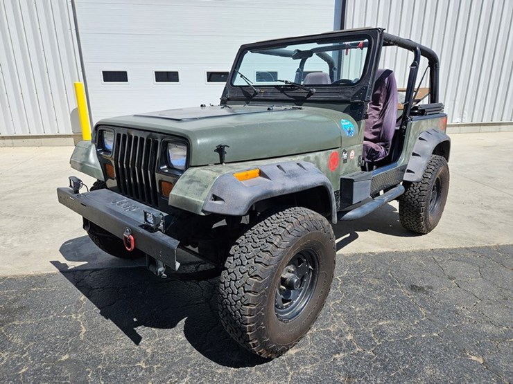 1995-jeep-wrangler-image-1