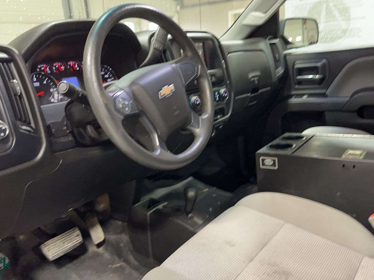 2018-chevrolet-silverado-1500-image-19