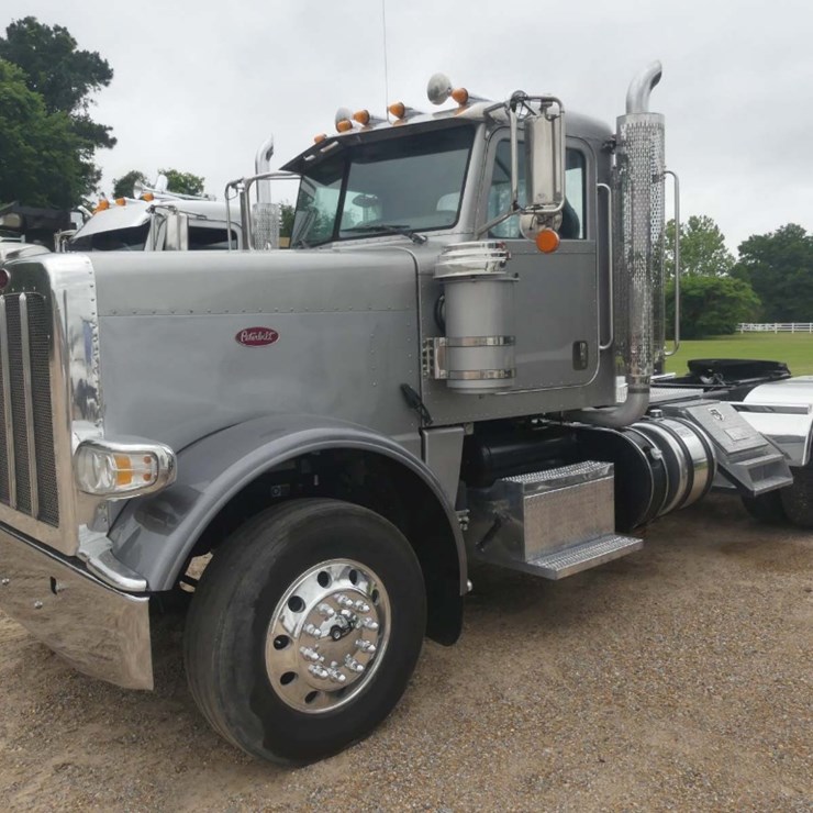 2013 PETERBILT 388