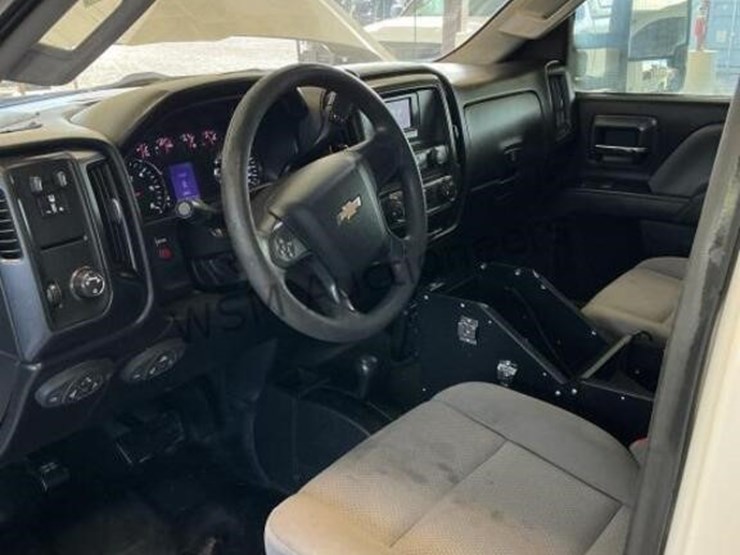 2015-chevrolet-silverado-3500hd-image-23