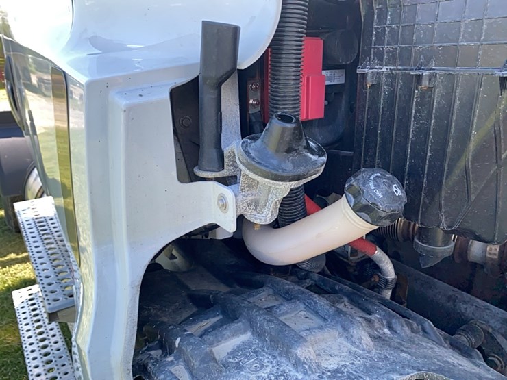 2019-freightliner-cascadia-day-cab-image-59