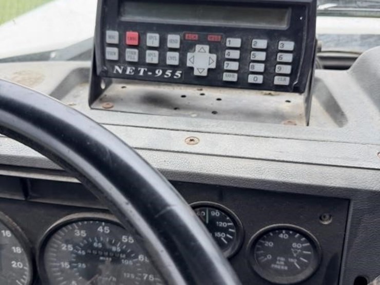 l2--1998-mack-maxi-cruise-truck-image-7