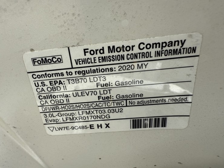 2020-ford-explorer-image-15