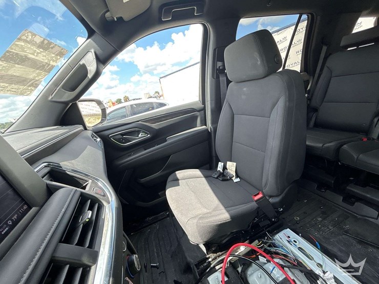 2024-chevrolet-tahoe-image-17