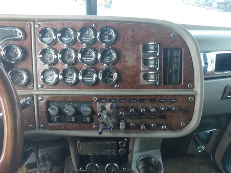 2005-peterbilt-379-image-20