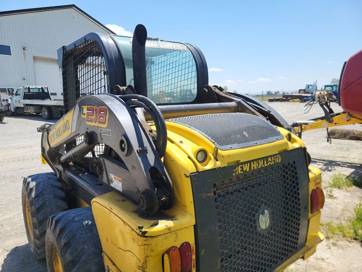 new-holland-l218-image-26