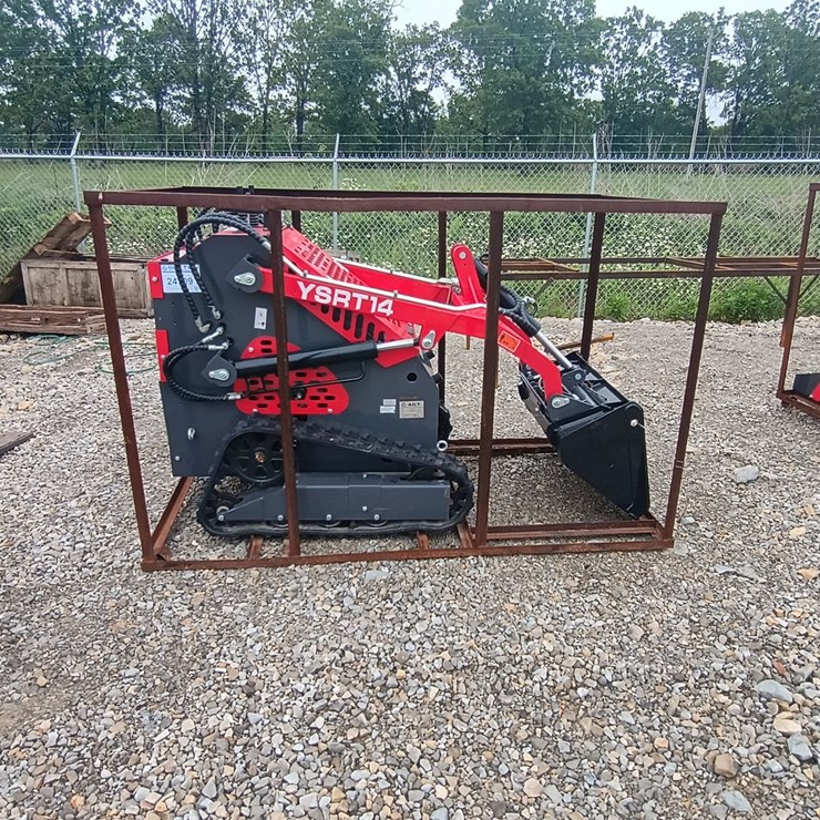 #24709 • 2025 AGT YSRT14 Mini Skidsteer