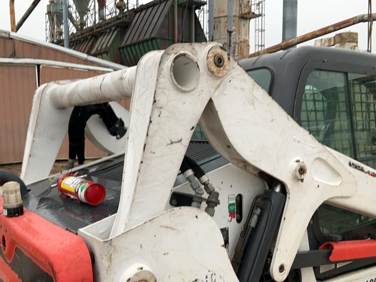 2016-bobcat-t650-image-32
