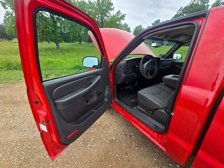 #24356-•-2006-chevrolet-silverado-pickup-truck-image-31