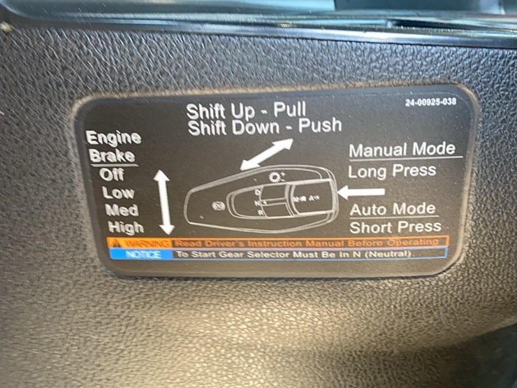 2019-freightliner-cascadia-day-cab-image-53