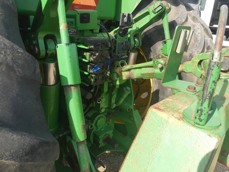 2011-john-deere-8285r-image-5