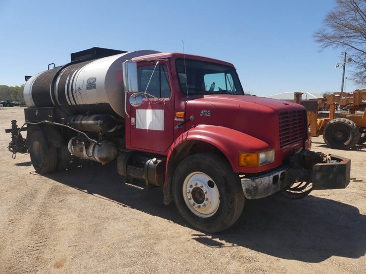 2000-international-4700-image-2