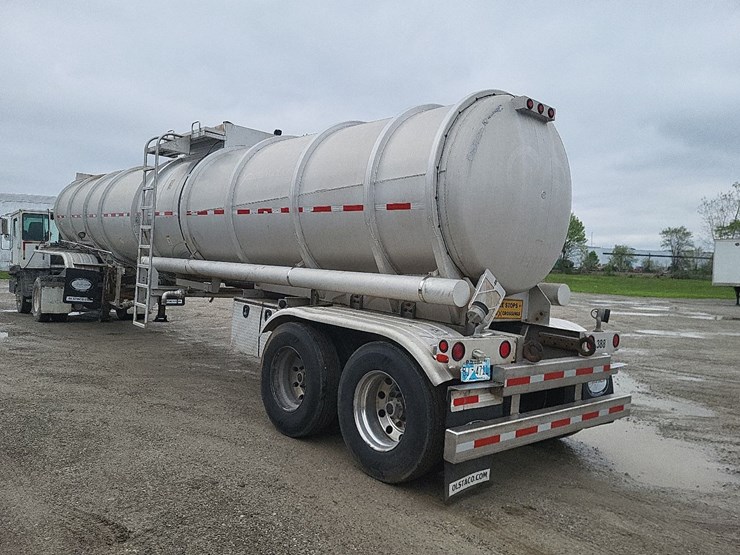 2012-brenner-8820-gallon-aluminum-tandem-axle-semi-tanker-trailer-image-3