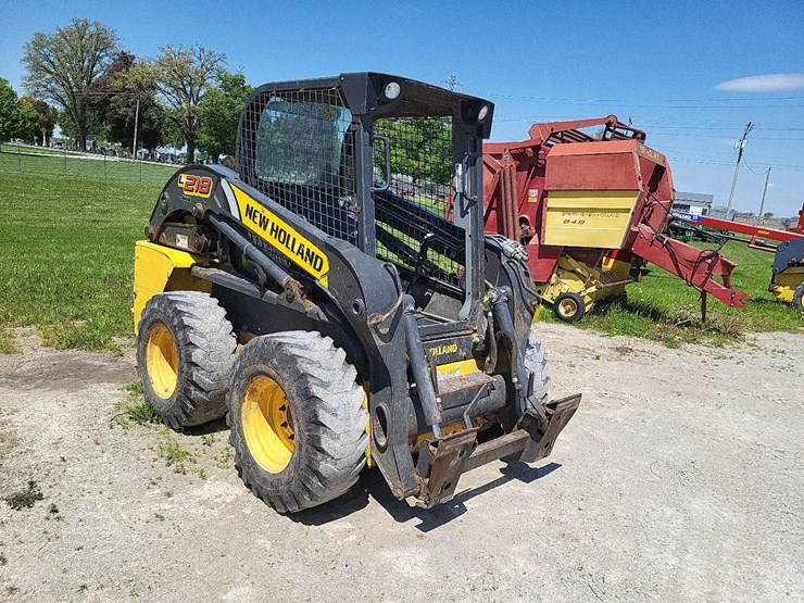 new-holland-l218-image-1