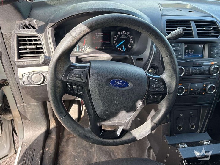 2017-ford-explorer-image-13
