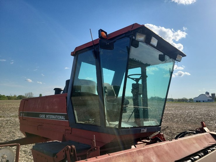 international-8840-swather-image-27