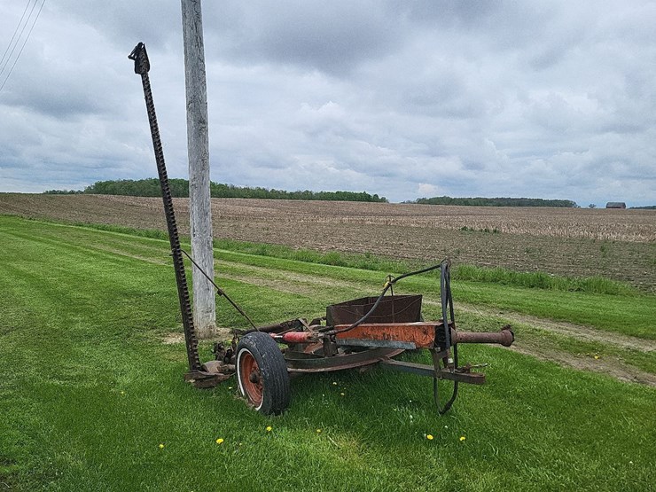 new-idea-253-pull-type-sickle-mower---nice-image-2