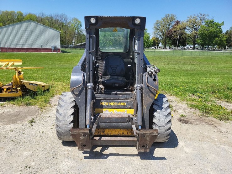new-holland-l218-image-5
