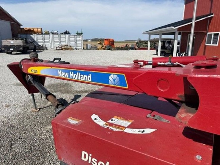 2015-new-holland-7230-discbine-image-8
