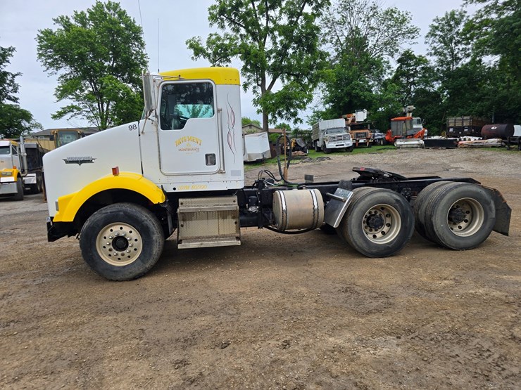 1999-kenworth-t800-image-7