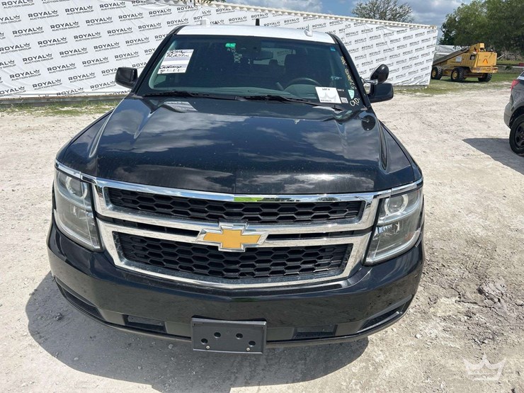 2019-chevrolet-tahoe-image-21