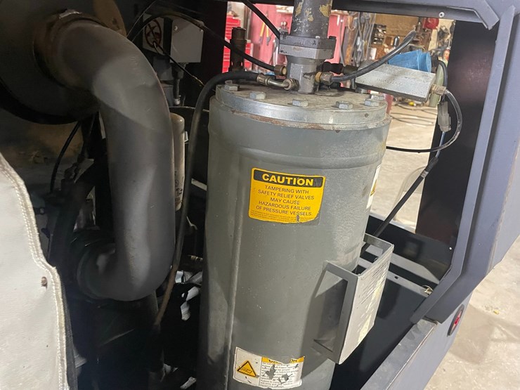 2013-atlas-copco-xas400-image-20