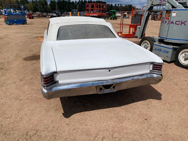 #122-•-1967-chevy-chevelle-convertible-project-car-(title-in-delay)-(nitke-yard-mosinee,-wi)-image-8
