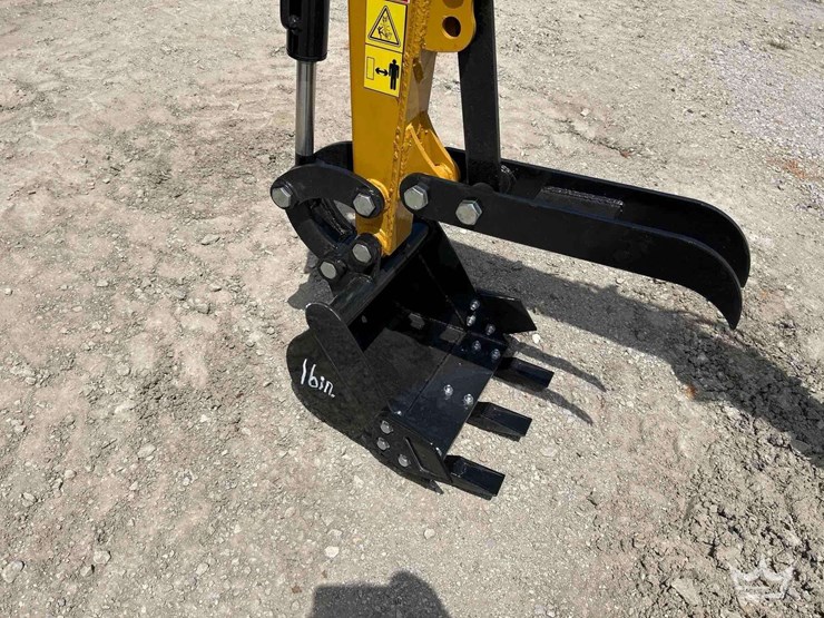 mini-excavator-image-14