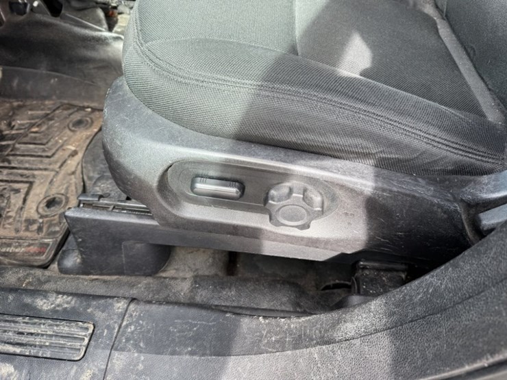 2016-ford-explorer-image-23