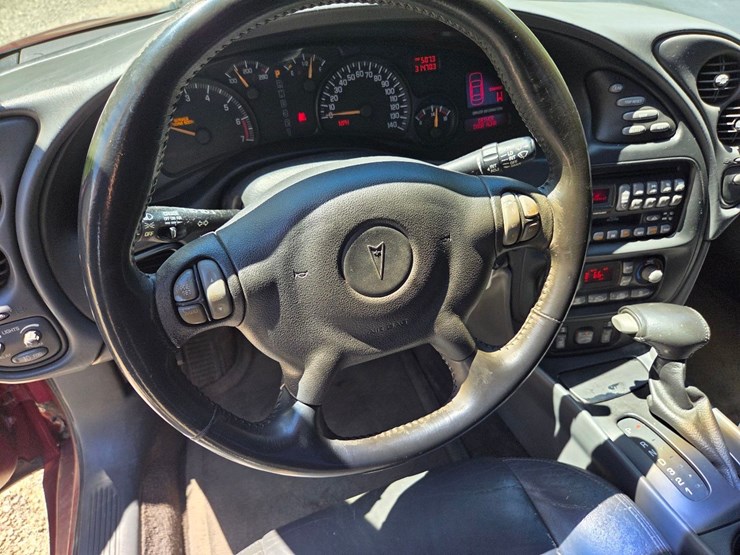 2003-pontiac-bonneville-sle-car-image-28