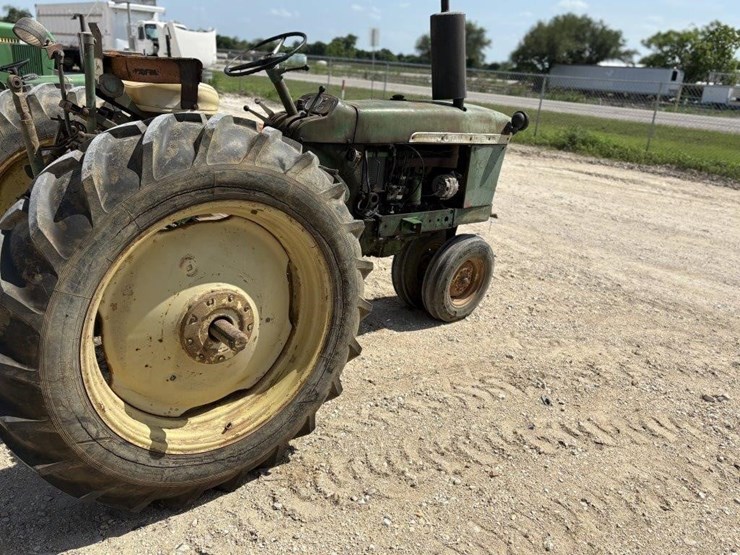 1962-john-deere-2010-image-2