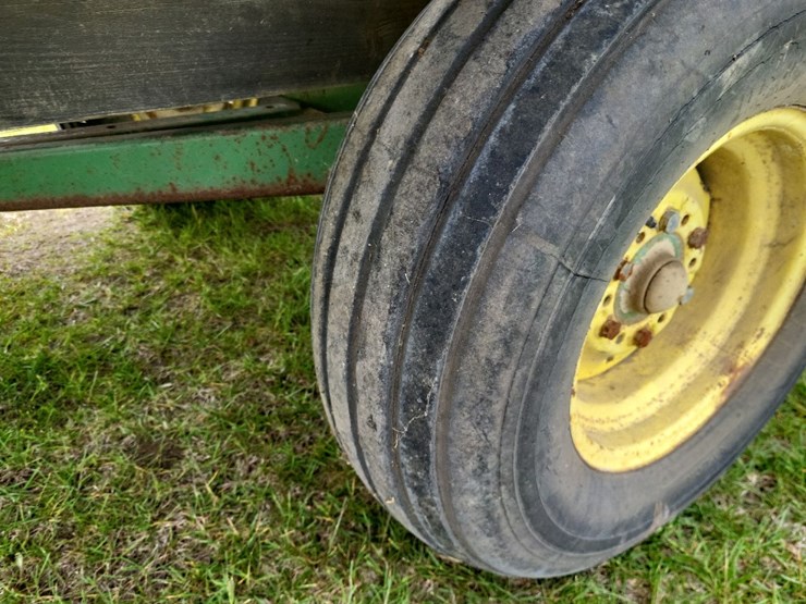 hay-wagon-w/john-deere-running-gear-image-18