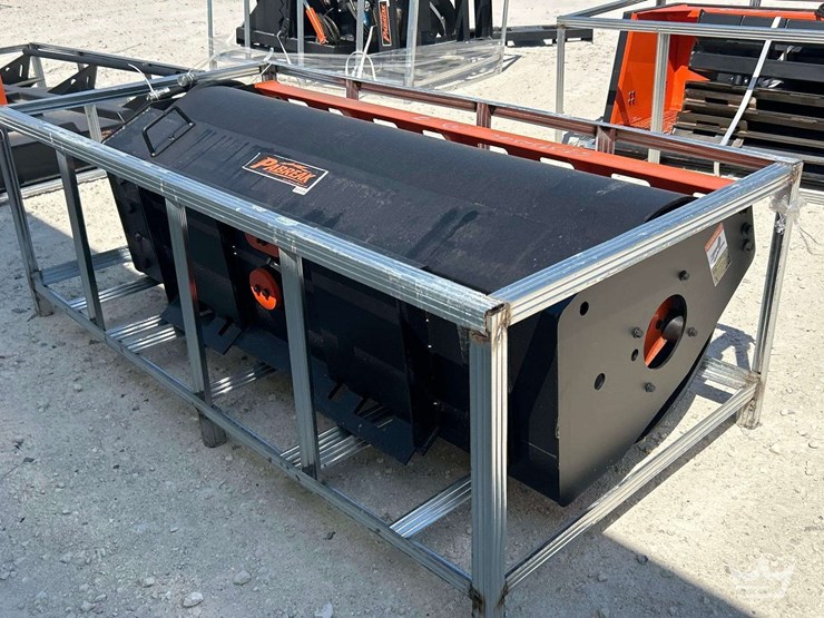 2026-pabreak-hydraulic-6ft-roller-skid-steer-attachment.-image-4