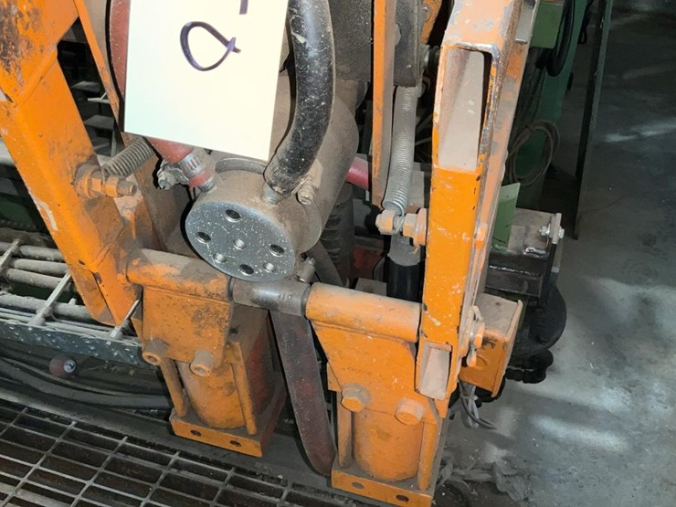 #150-•-taylor-automated-clamp-carrier-image-17