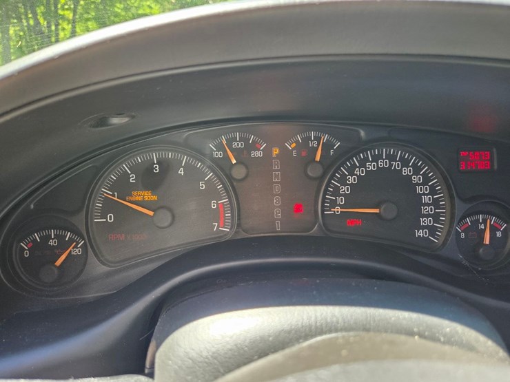 2003-pontiac-bonneville-sle-car-image-35