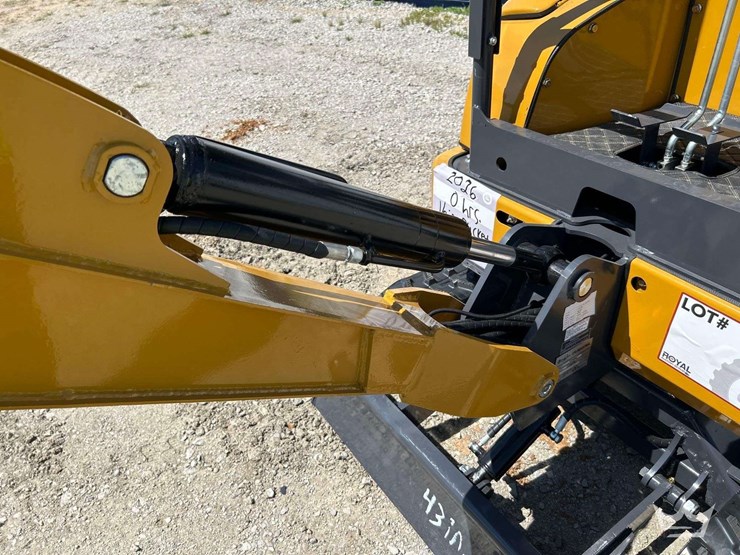 mini-excavator-image-18
