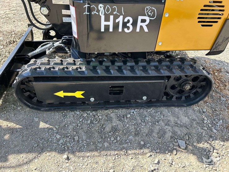 mini-excavator-image-19