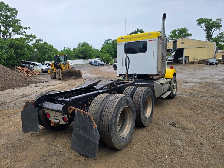 1999-kenworth-t800-image-18