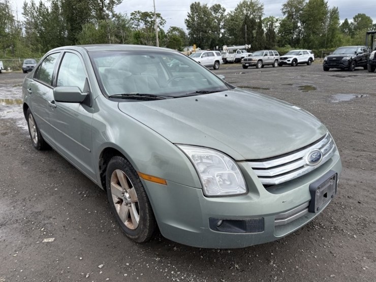 2009-ford-fusion-se-sedan-image-2