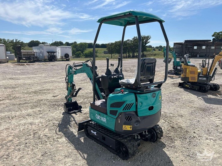 mini-excavator-image-2