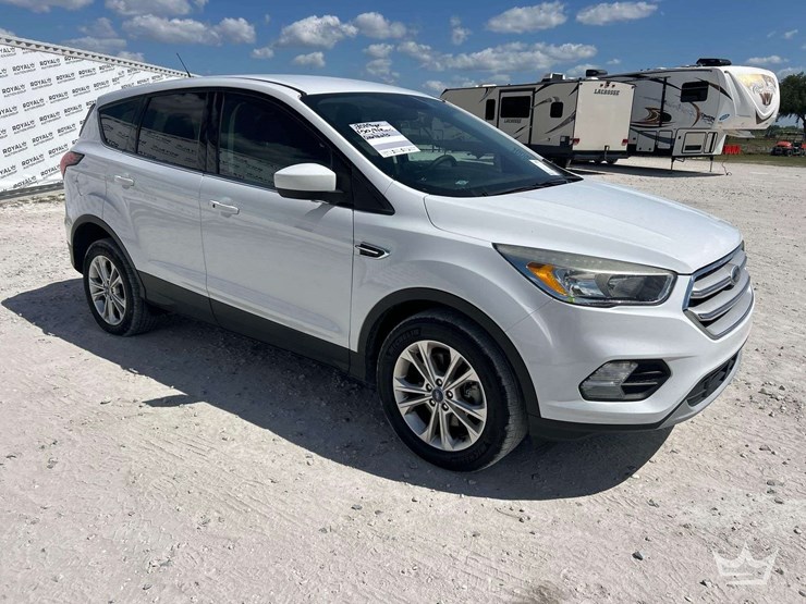 2019-ford-escape-image-2