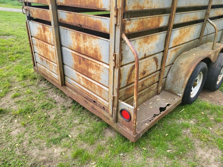 1990-s&h-tandem-axle-bumper-livestock-trailer-image-37