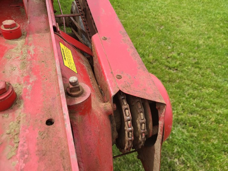 new-holland-273-image-12