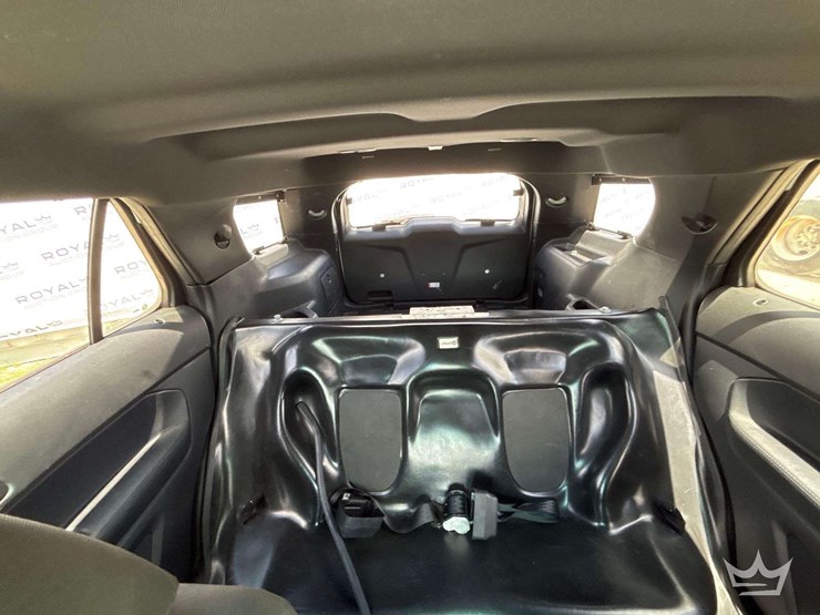 2016-ford-explorer-image-19